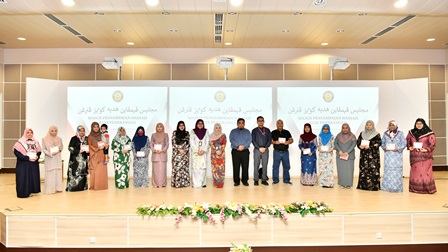 infodept06-08-01.jpeg