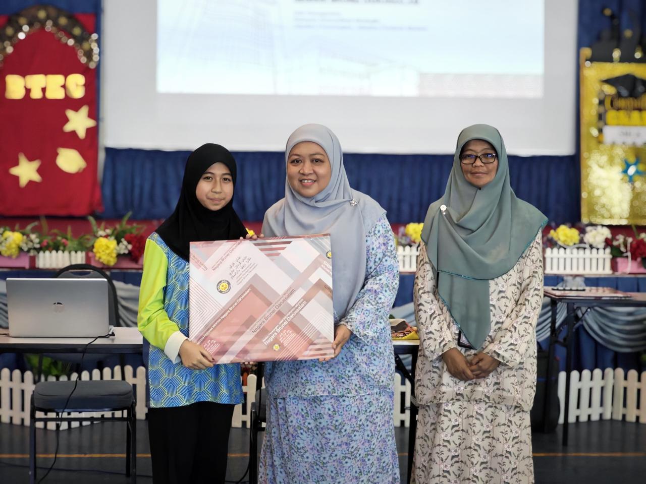 120 pelajar Tahun 7 hadiri Taklimat Kenegaraan (9).jpeg