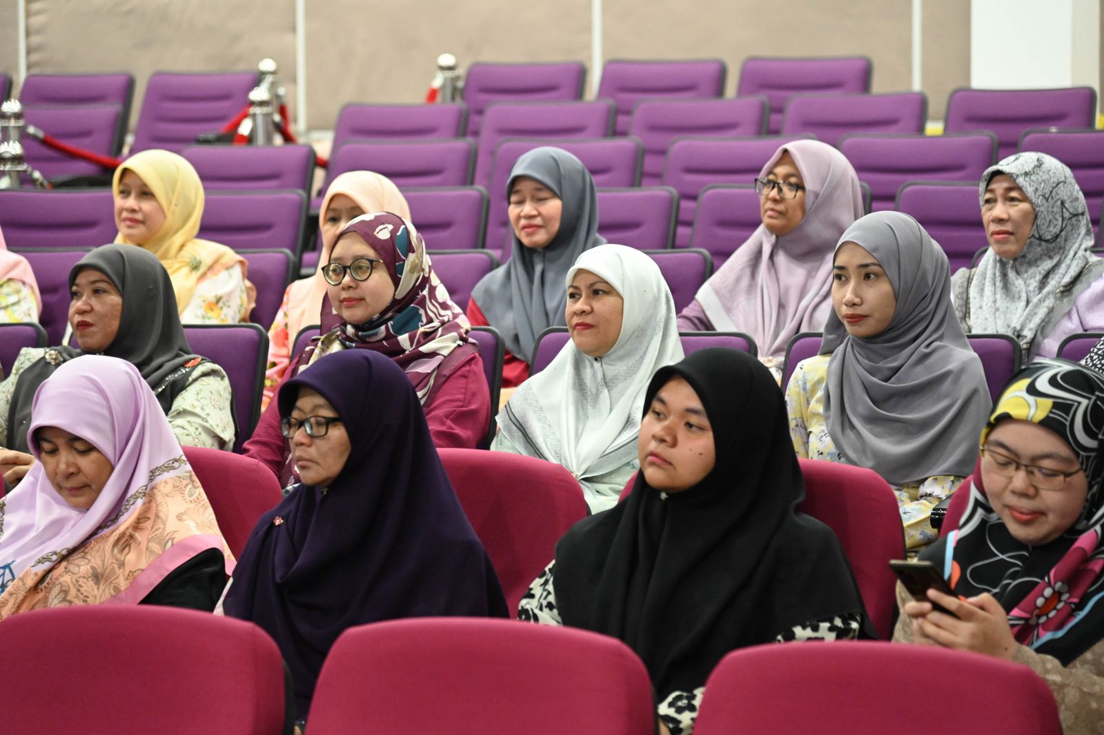 Ceramah 'Saat Hati Terpanggil Untuk Hijrah' Meriahkan Sambutan Ilal Hijrah 1447 (6).jpeg