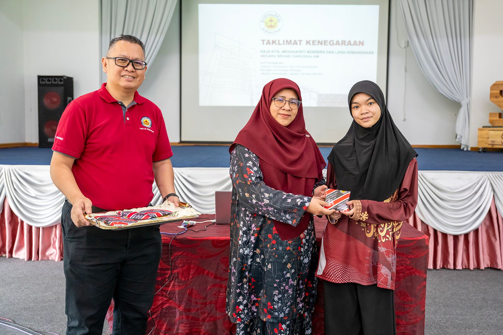 Hayati, hormati, pelihara bendera negara, lagu kebangsaan (4).jpeg