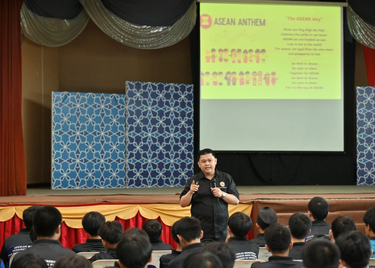 Jerayawara Kenali ASEAN semai semangat perpaduan penuntut (10).jpeg