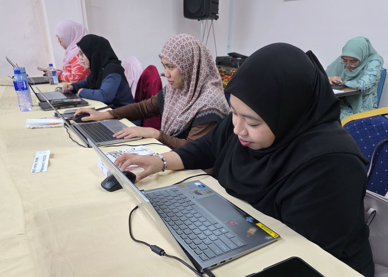 Kursus Singkat Aplikasi Canva (1).jpg