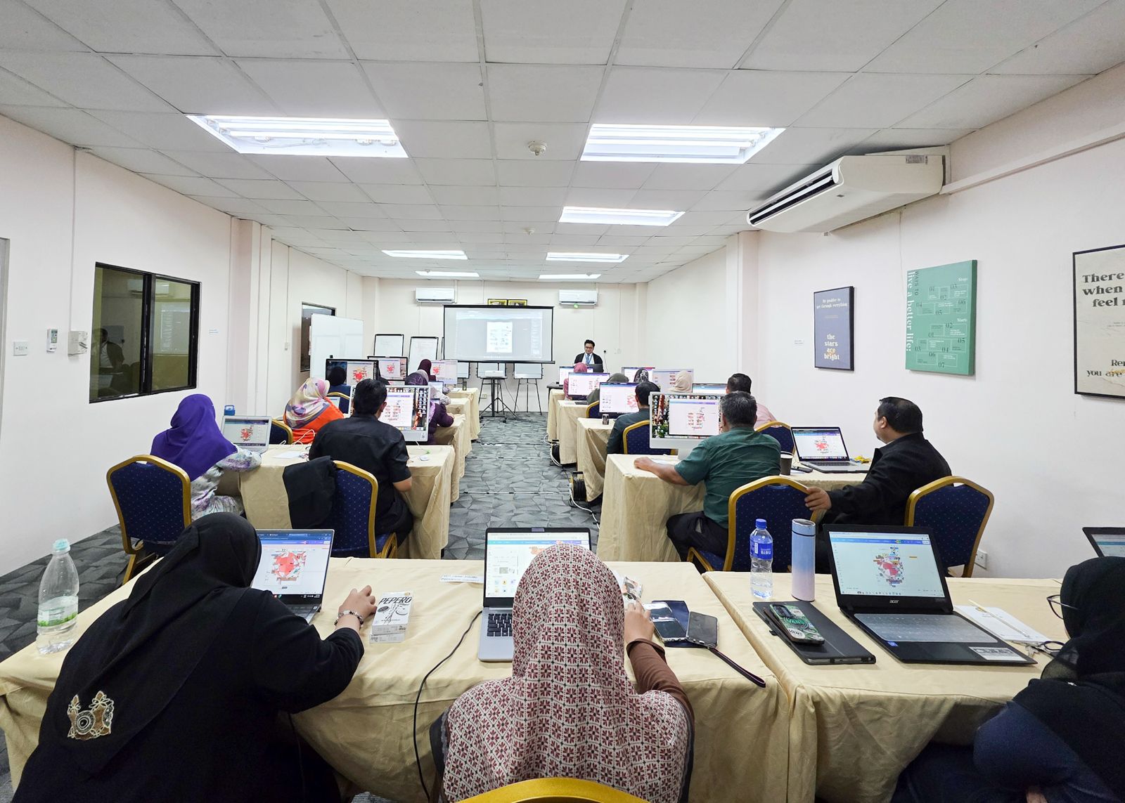 Kursus Singkat Aplikasi Canva (10).jpg