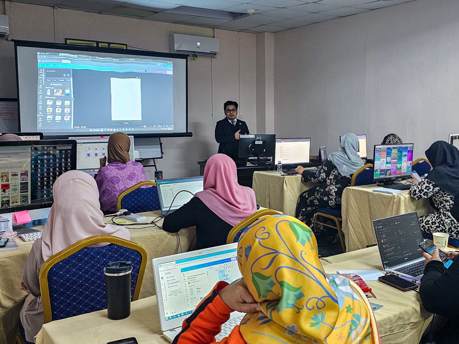 Kursus Singkat Aplikasi Canva (7).jpg