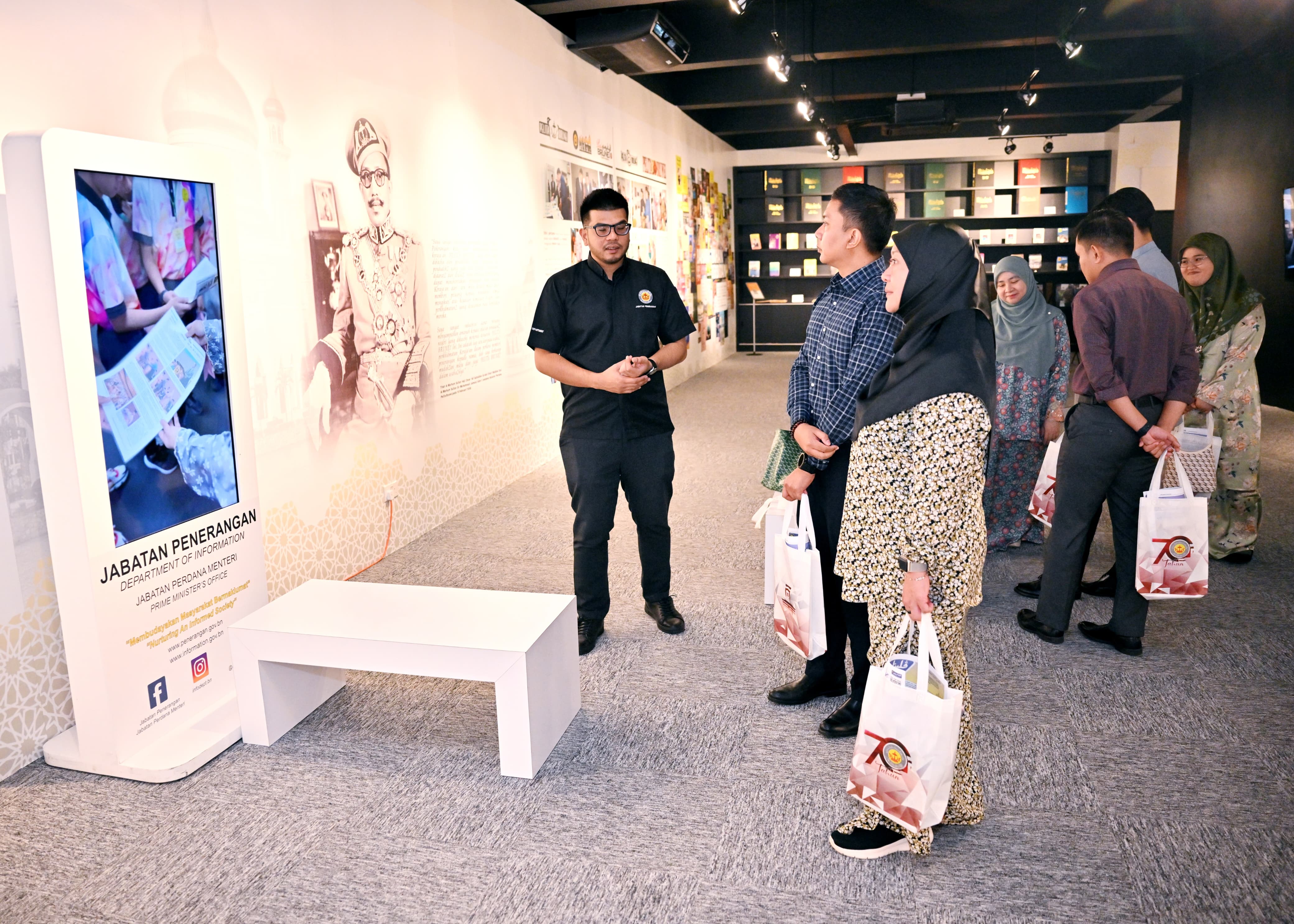 Lawatan Pengetahuan (Familiarisation Visit) dari Bahagian Perhubungan Awam, Yayasan Sultan Haji Hassanal Bolkiah (1).jpeg