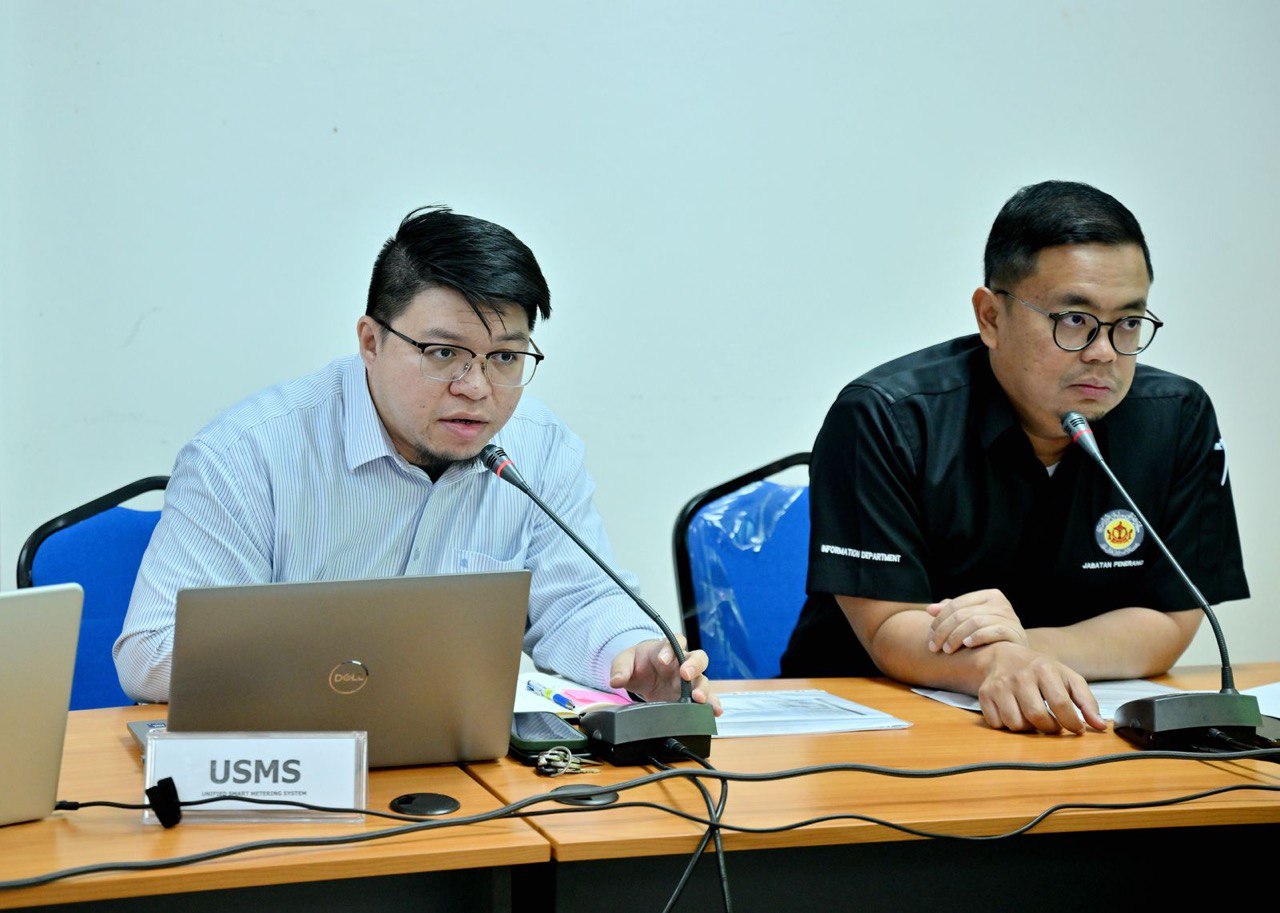 PC bagi Kampung Jerudong B (1).jpg