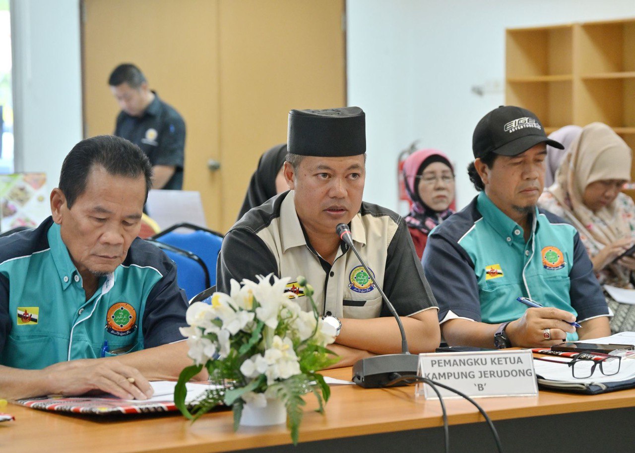 PC bagi Kampung Jerudong B (3).jpg