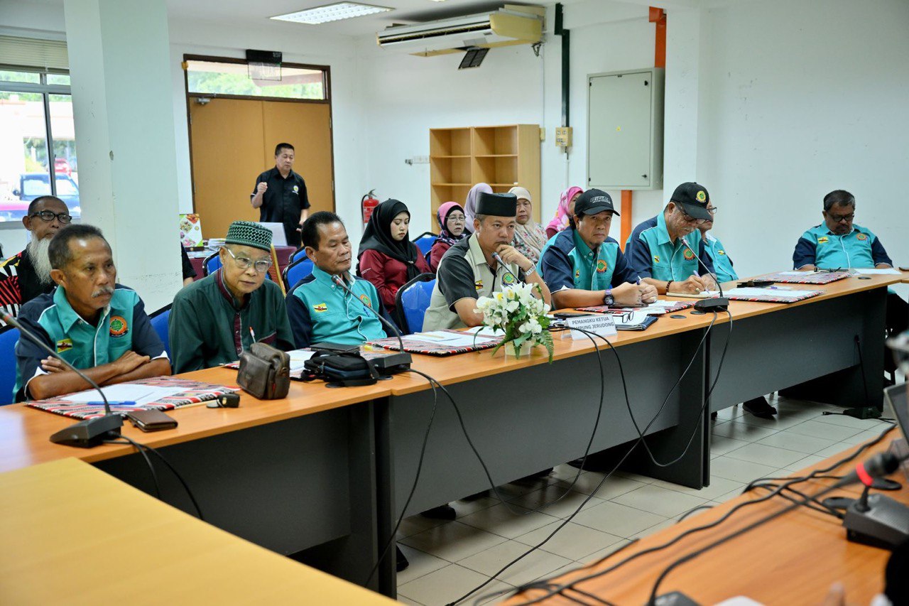 PC bagi Kampung Jerudong B (5).jpg