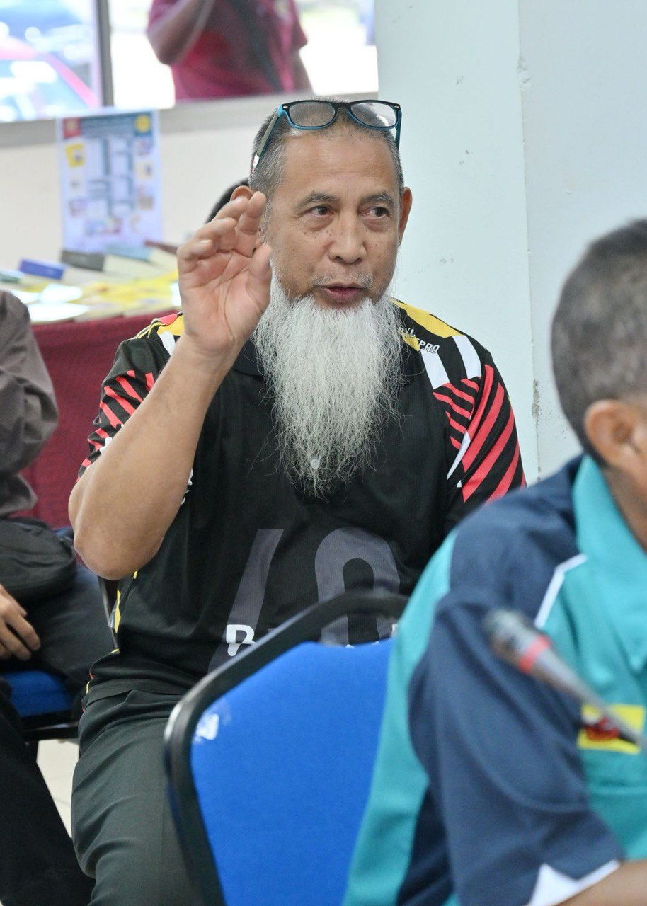 PC bagi Kampung Jerudong B (9).jpg