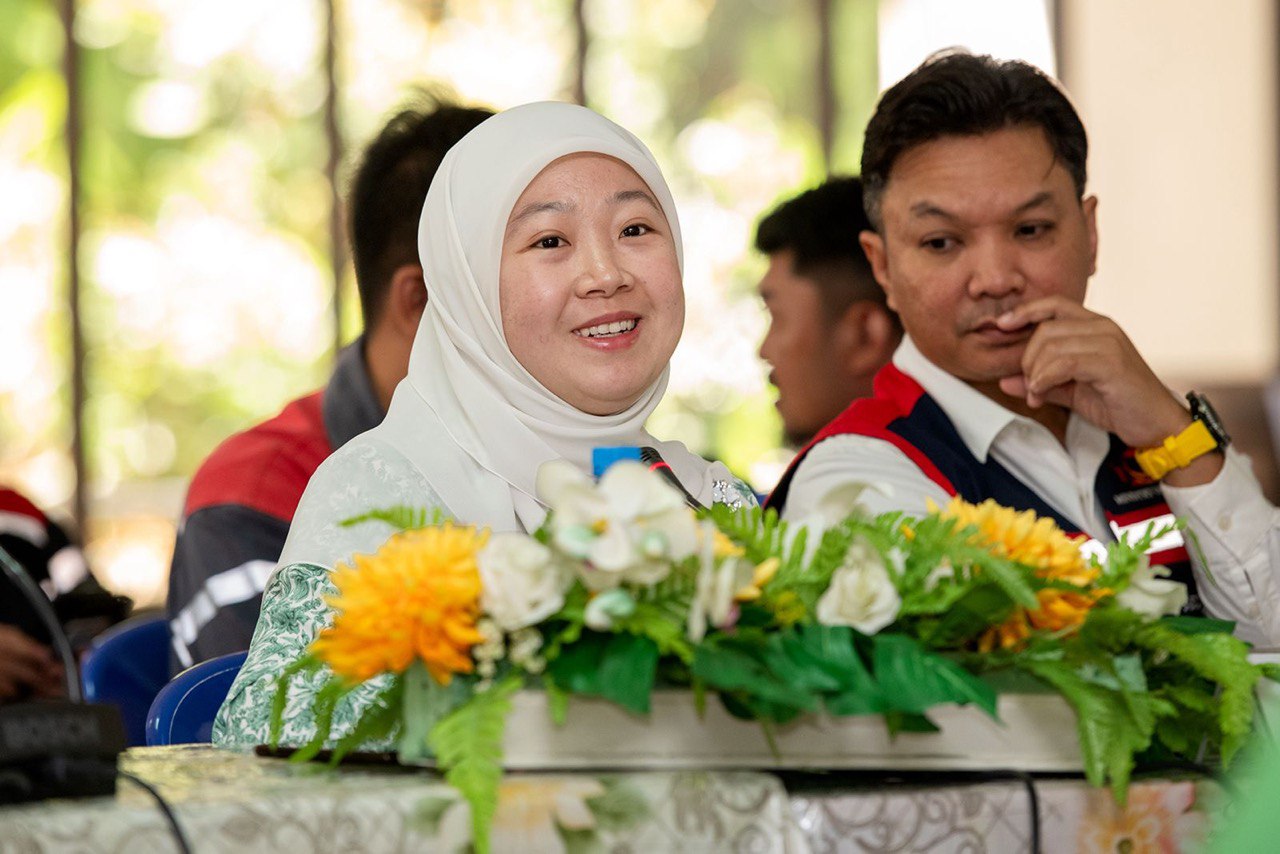 PC bagi Kampung Zon 3 Mukim Zon 2 Kampong Ayuer (2).jpg