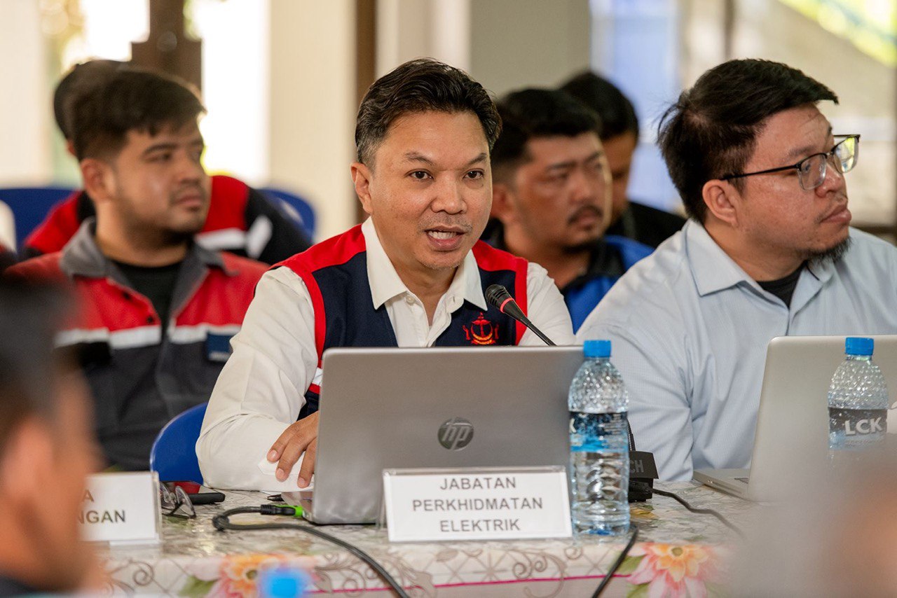 PC bagi Kampung Zon 3 Mukim Zon 2 Kampong Ayuer (3).jpg