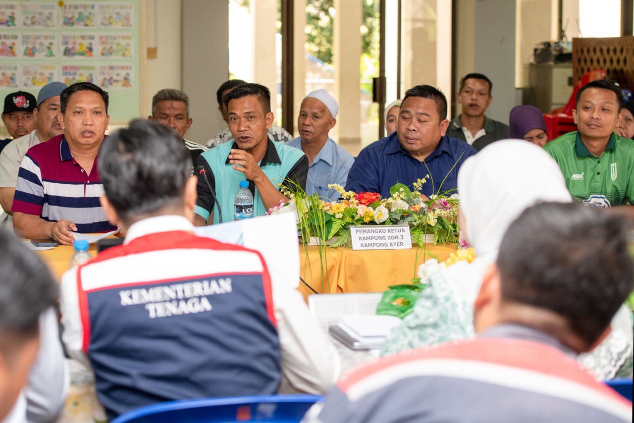 PC bagi Kampung Zon 3 Mukim Zon 2 Kampong Ayuer (9).jpg