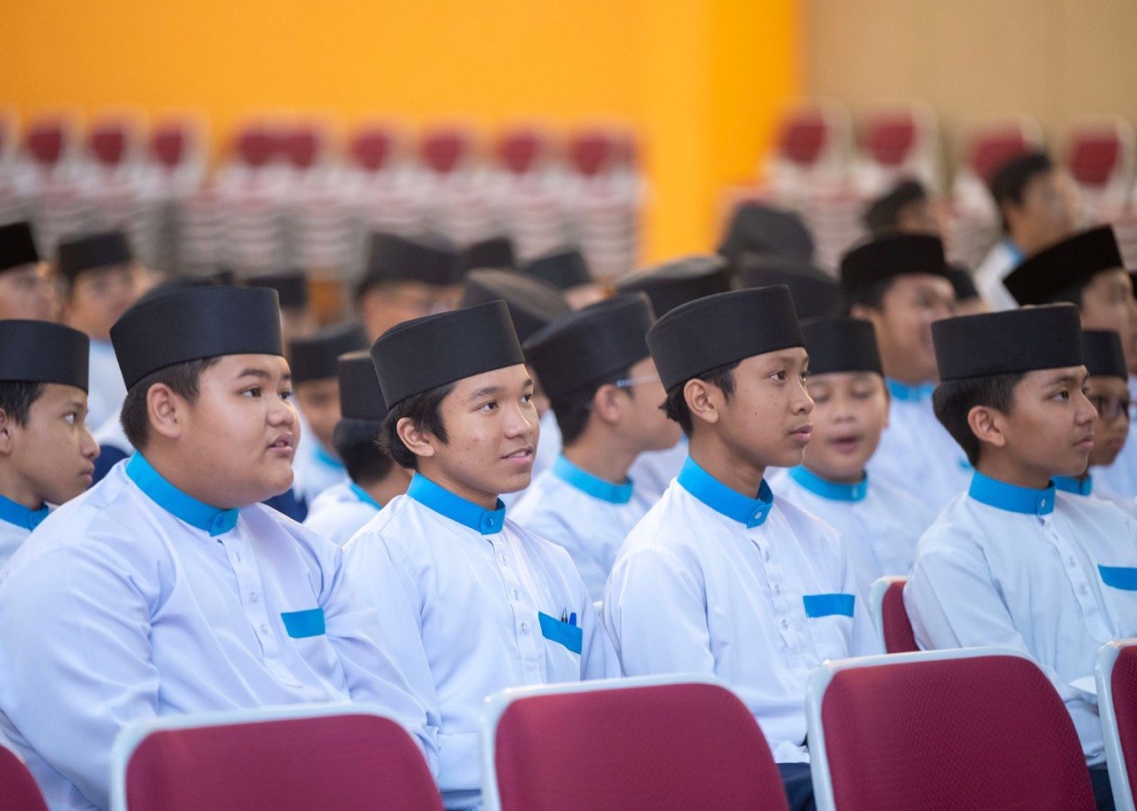 Para penuntut Sekolah Arab Sultan Haji Hassanal Bolkiah.jpg