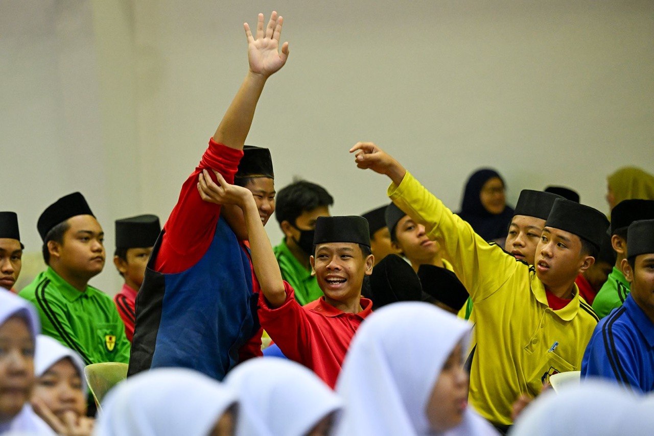 Pelajar Tahun 7 dan 8 Maktab Anthony Abell, Seria 1.jpg