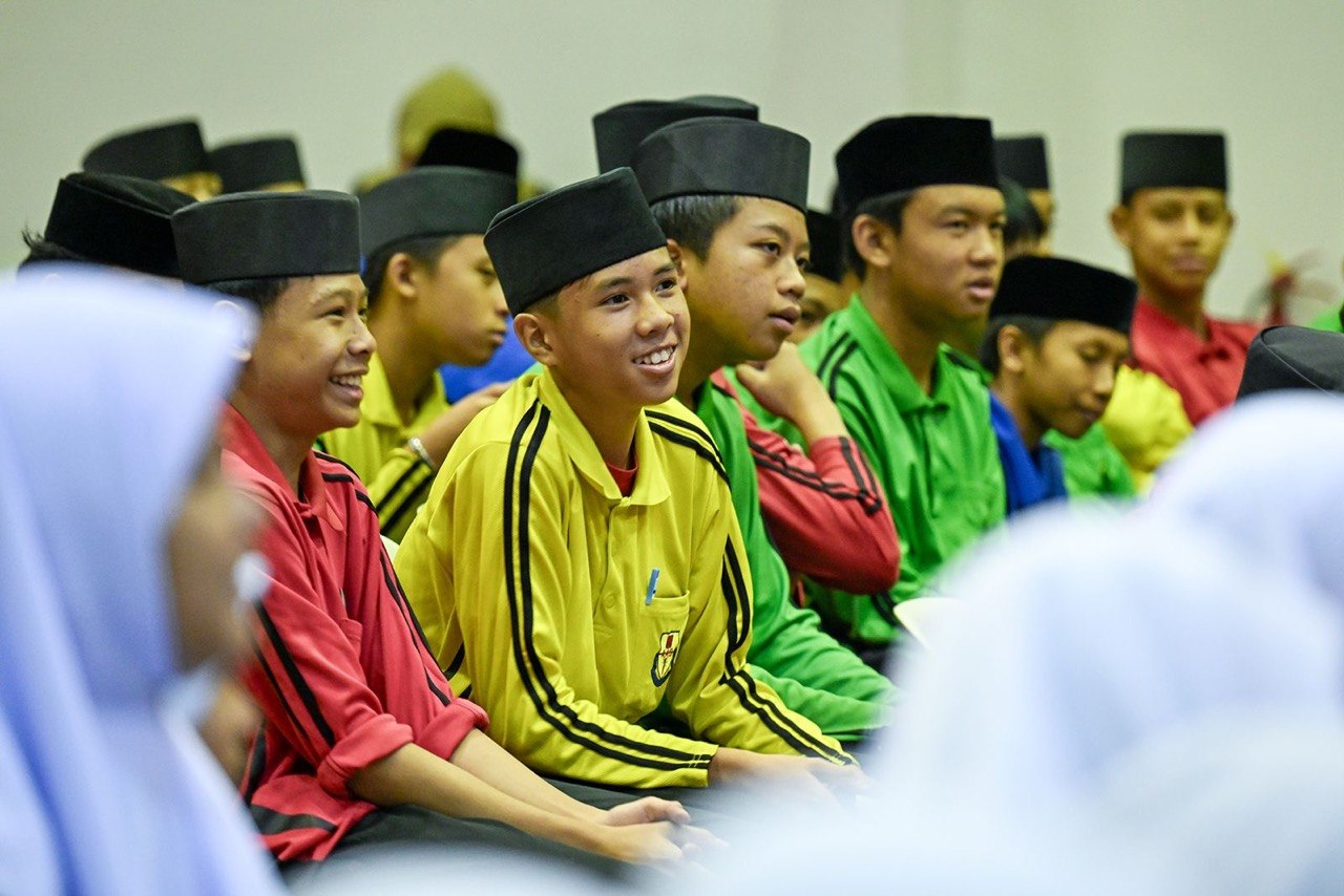 Pelajar Tahun 7 dan 8 Maktab Anthony Abell, Seria.jpg