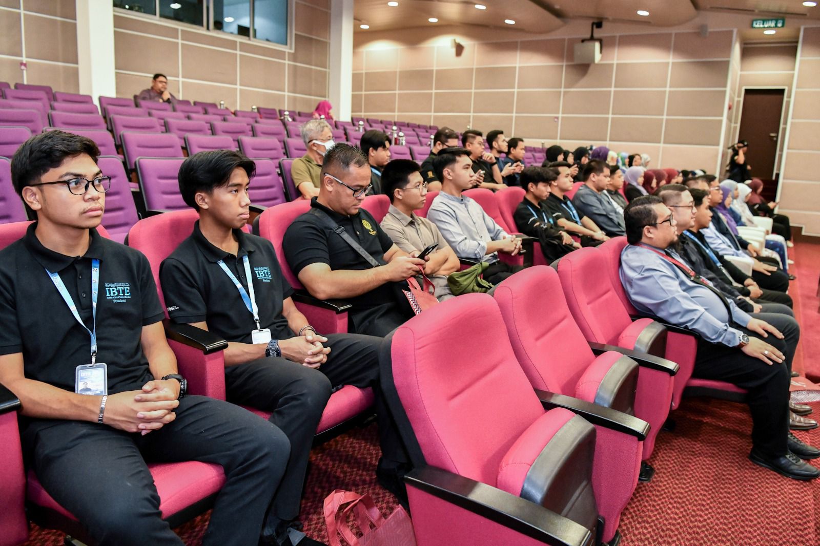 Program Masyarakat Bermaklumat bermanfaat tambah pengetahuan (1).jpeg