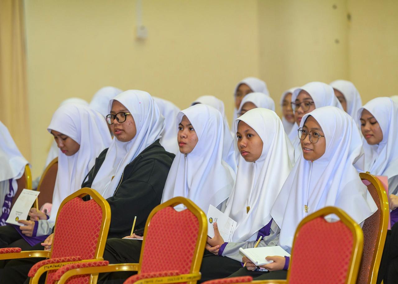 TK PUSAT TINGKATAN ENAM MERAGANG (3).jpg