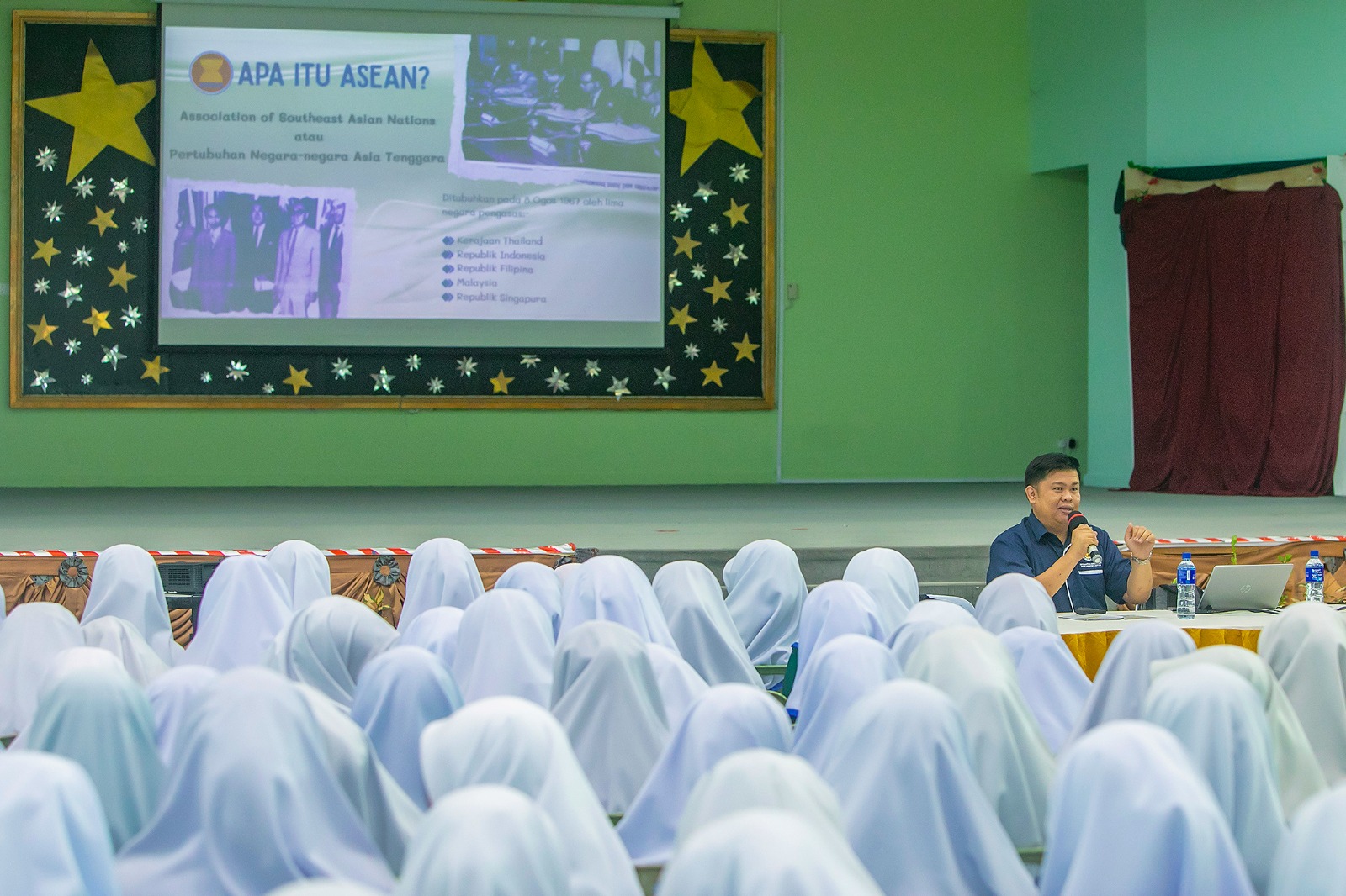 Taklimat Kenali ASEAN disampaikan oleh Awang Eddy Iswandy bin Haj (1).jpeg